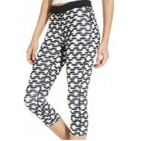Nike Dri-Fit Black & White Printed Spandex Crop Athletic Leggings - Picture 1 of 7